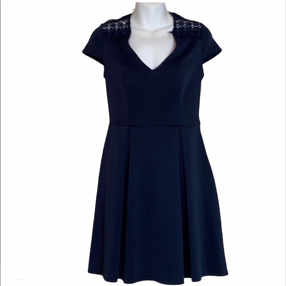 B. Darlin Navy Dress with Lace Size ⅞ - Picture 1 of 7